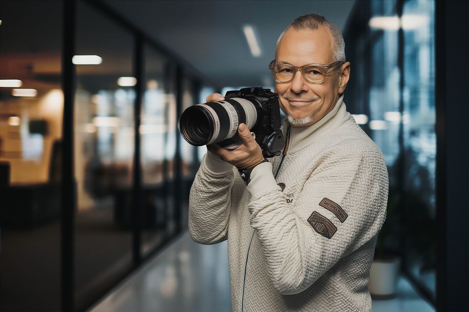 Andreas Schmitt mit Kamera